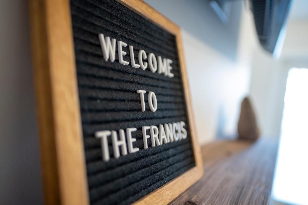 The Francis Boutique Inn Ucluelet Extérieur photo