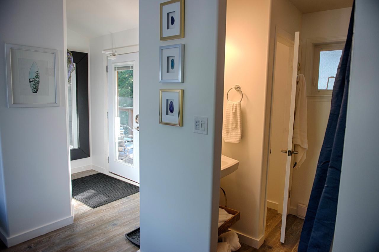 The Francis Boutique Inn Ucluelet Extérieur photo